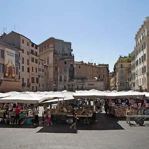  Holiday home Appartamentino Campo Dei Fiori